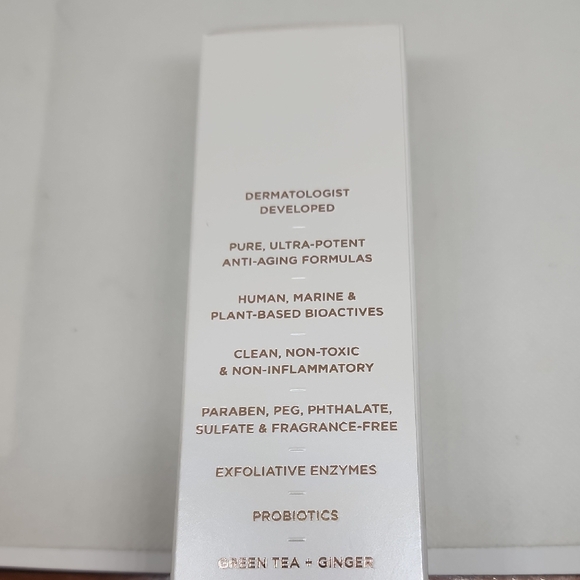 Skincare Cleansing Gel - White - Picture 5 of 5